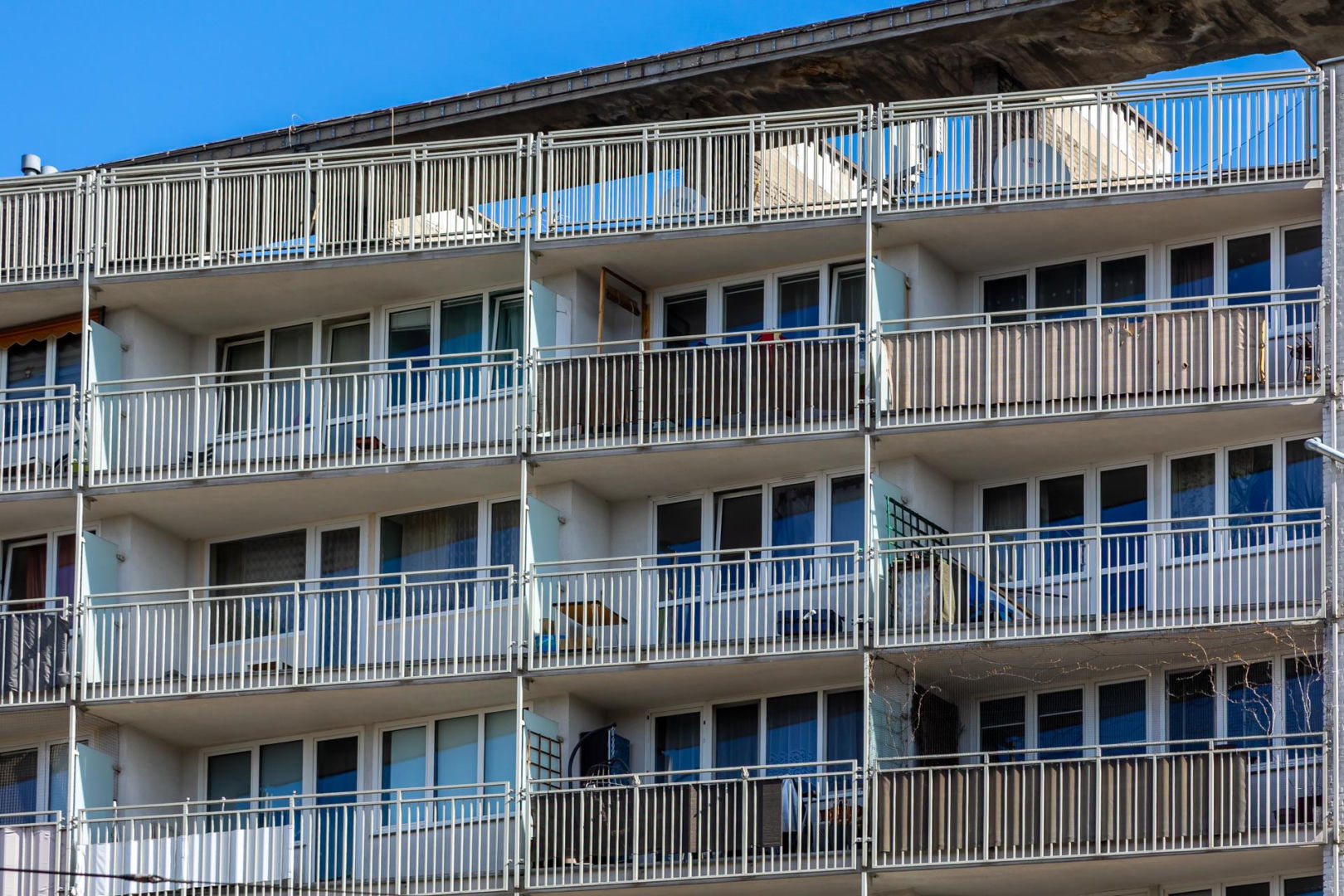 Blok przy Targowej 42 w Warszawie