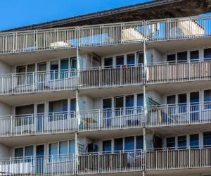 Blok przy Targowej 42 w Warszawie