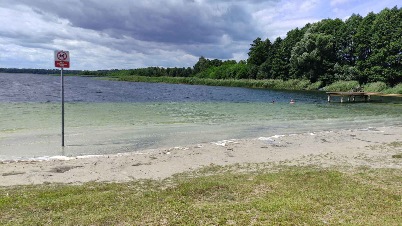 Rodzina straciła z oczu Julkę tylko na sekundy. Ogromna tragedia nad jeziorem Stelchno