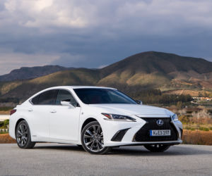 Lexus ES 300h F Sport