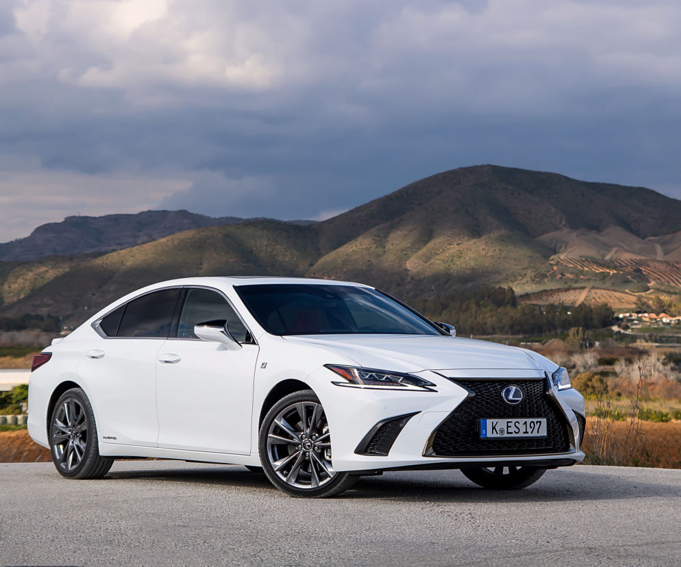 Lexus ES 300h F Sport