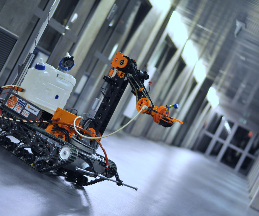 Rewolucja! Roboty staną ramię w ramię z ludźmi. Mają pomóc w walce z koronawirusem