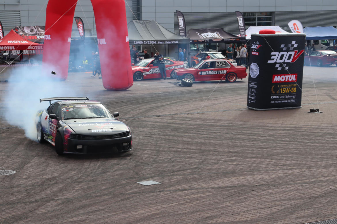 Poznań Motor Show 2024: Tak wyglądają pokazy driftu