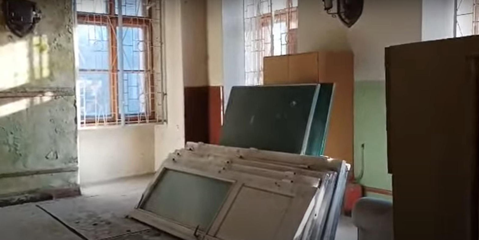 Pałac Krzysztofa Rutkowskiego obok Głogowa popada w ruinę