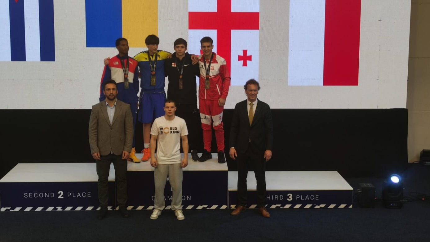 Utalentowany bokser z Torunia Borys Płachta przywiózł medal z Czarnogóry