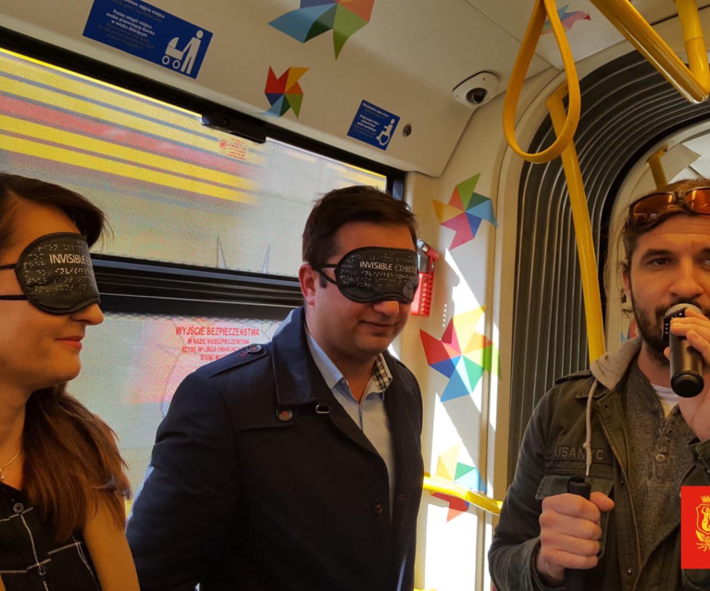 Kaznowska w Tramwaju Różnorodności jako niewidoma