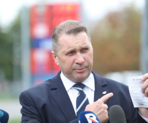 Konferencja Przemysława Czarnka na stacji Orlen