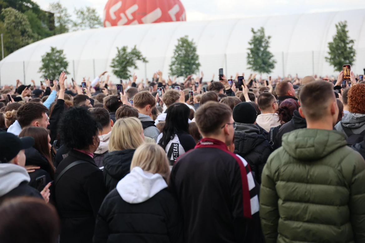 Tłum studentów bawił się pierwszego dnia Juwenaliów Politechniki Lubelskiej 2025