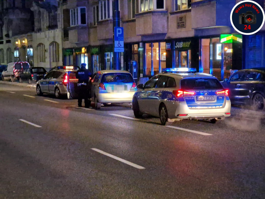Wielki pościg w Warszawie. Naćpany Ukrainiec potrącił policjanta i rzucił się do ucieczki. „Przewiózł funkcjonariusza na masce kilkadziesiąt metrów”