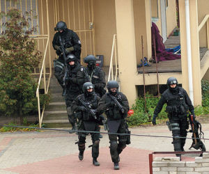 Spektakularna akcja łódzkich antyterrorystów: Policja zdobyła burdel