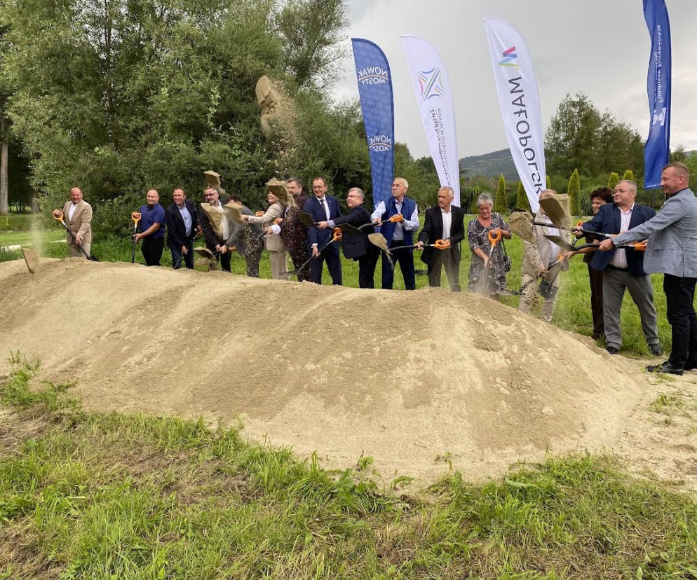 Wbili pierwszą łopatę! Oficjalnie rusza budowa obwodnicy Łącka