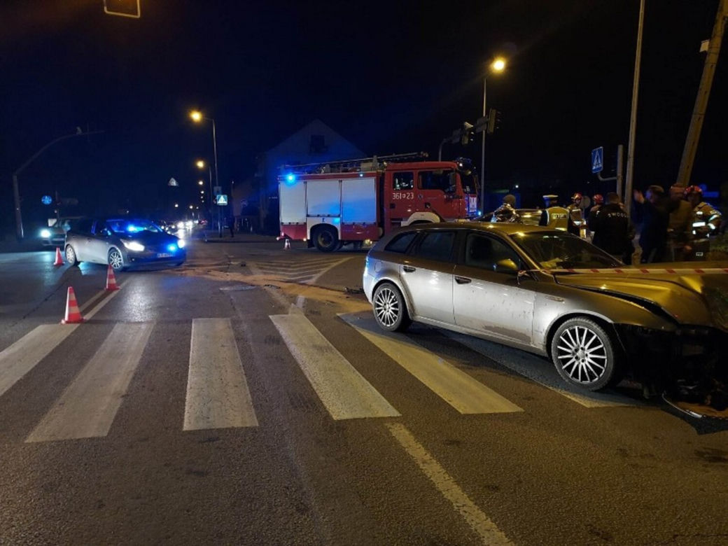 Samochód uderzył w pieszych. Dramatyczny wypadek w Tarnowie