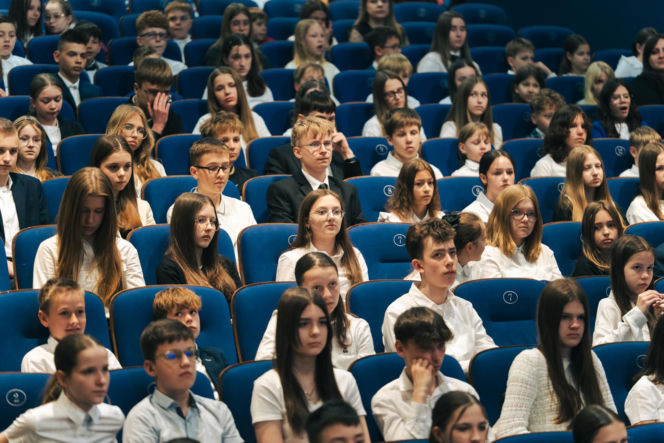 Najzdolniejsi uczniowie odebrali stypendia Prezydenta Miasta Siedlce