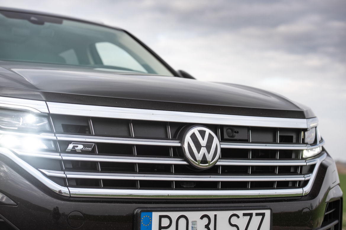 Volkswagen Touareg R Line 4.0 V8 TDI 422 KM