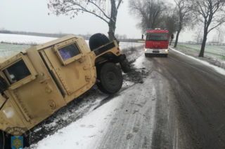 Polscy strażacy ratowali amerykańską armię. Polska zima nie służy żołnierzom z USA