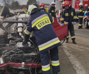 Niebezpieczne dachowanie w gminie Rusiec. 3 osoby w szpitalu!