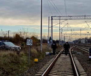 Działania policjantów z garnizonu stołecznego na torach i dworcach