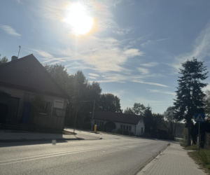 Motocykl uderzył w policjanta, 22-latek uciekł z miejsca zdarzenia