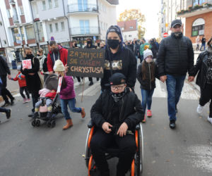 Kołobrzeg: Protest kobiet na ulicach miasta