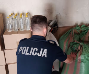 Duża akcja policji w Łódzkiem. Zatrzymanemu 42-latkowi grozi nawet 10 lat za kratkami
