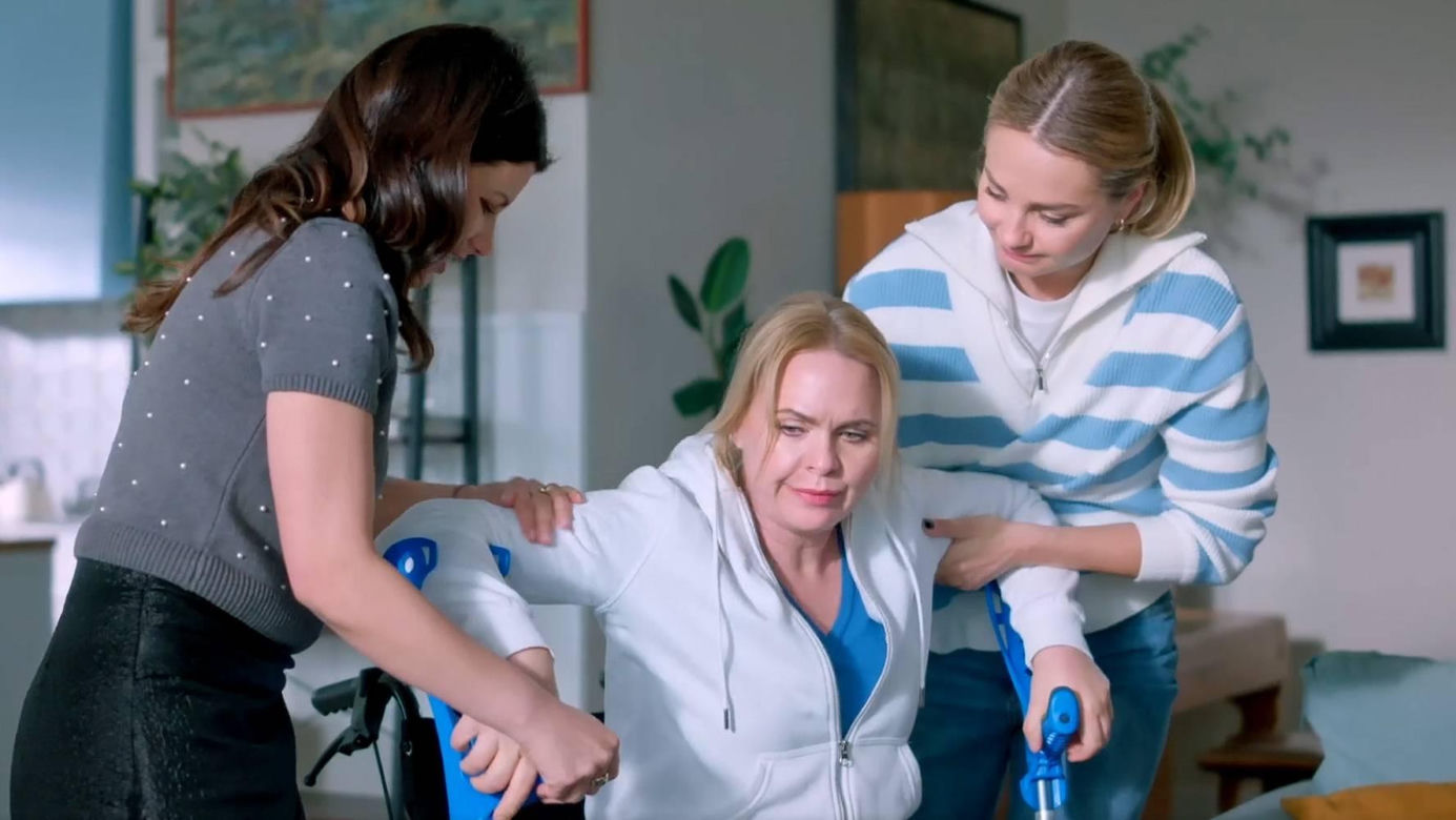 Przyjaciółki 23 sezon odc. 277. Anka (Magdalena Stużyńska), Inga (Małgorzata Socha), Dorotka (Agnieszka Sienkiewicz-Gauer)