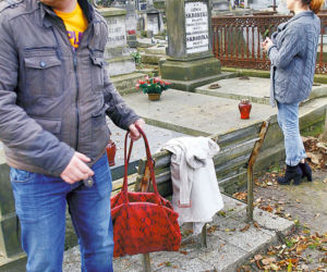 Kieszonkowcy grasują na cmentarzach