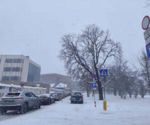 Atak zimy w Krakowie. Miasto sparaliżowane, IMGW ostrzega