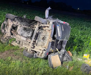 Poważny wypadek pod Płockiem. Bus przewrócił się na bok, sześć osób trafiło do szpitala