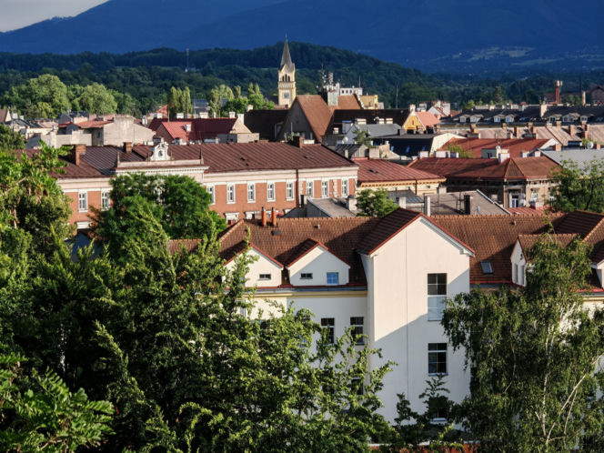 To jedno z najstarszych miast na Śląsku. Jest stolicą historycznej krainy