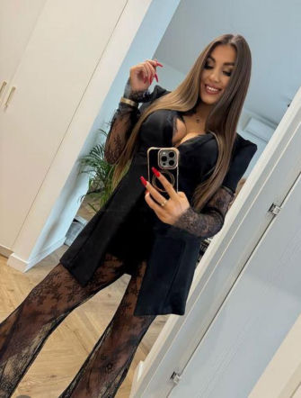 Bliźniaczki z "The Traitros. Zdrajcy" - Daria i Iza