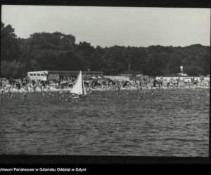 Golizna na plaży w czasch PRL