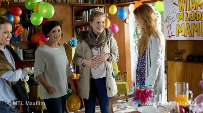 M jak miłość odc. 1144. Ula Mostowiak (Iga Krefft), Natalka (Marcjanna Lelek), Kinga (Katarzyna Cichopek), Ala (Olga Frycz)
