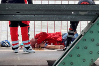 60-latek roztrzaskał się na moście Gdańskim. Trzy wypadki rowerzystów w niedzielę w Warszawie [ZDJĘCIA]