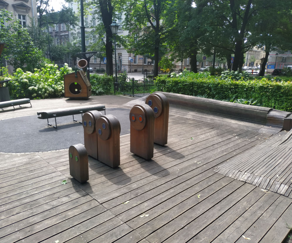 Więcej placów zabaw dla dzieci z niepełnosprawnościami w Krakowie? Trwają konsultacje