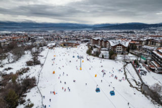 Latem raj dla plażowiczów, zimą dla narciarzy