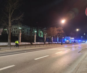 Policja ochrania ambasadę Rosji w Warszawie. Dziesiątki radiowozów