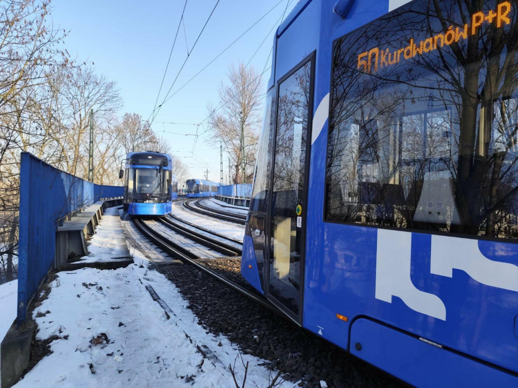 Kraksa tramwajów w Krakowie! Są ranni, utrudnienia komunikacyjne. Sprawdź zmienione trasy