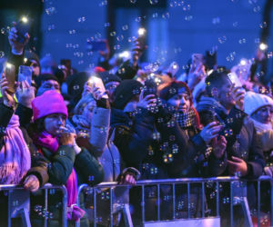 Sylwestrowa Moc Przebojów 2025/26 w Toruniu: Zdjęcia z imprezy Polsatu. Uczestnicy, artyści i starówka