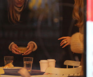 Joanna Krupa z siostrą Martą. Zjadły w mlecznym i poszły po patelnię