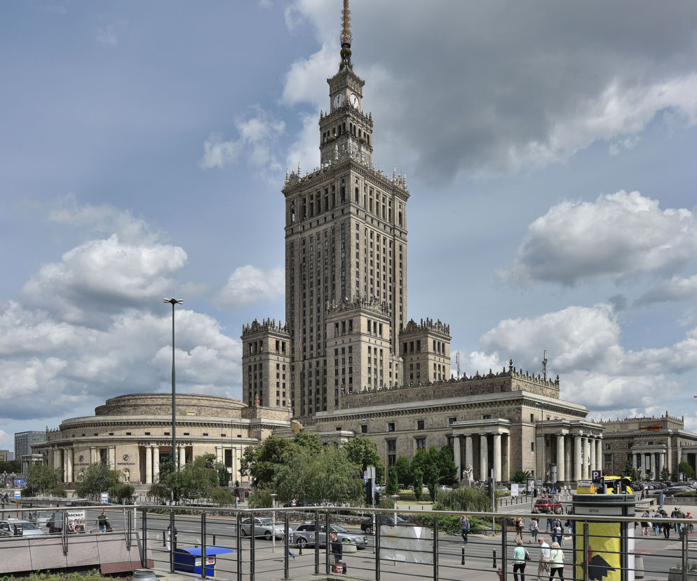 Czyszczenie elewacji Pałacu Kultury i Nauki