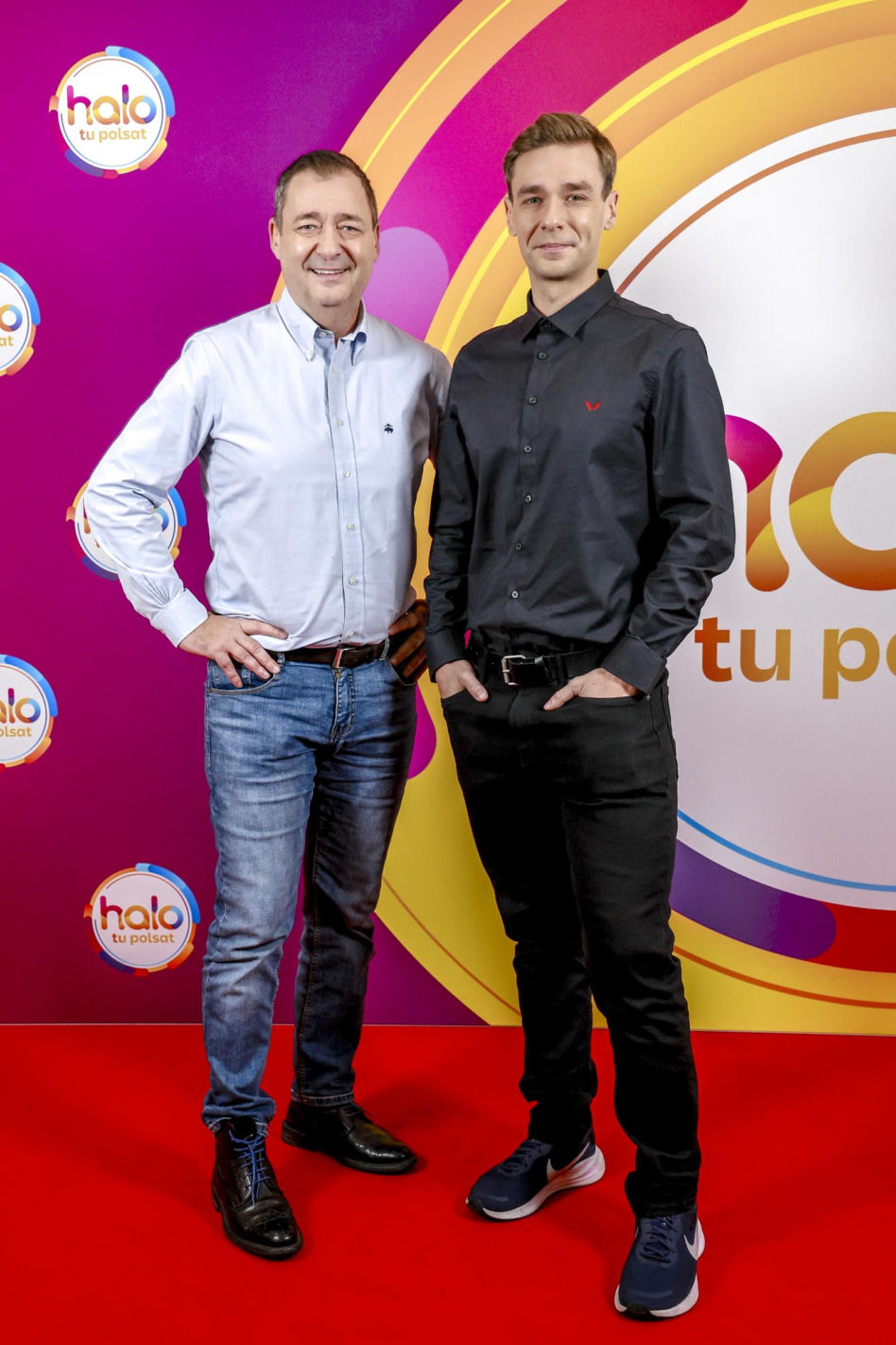Jacek Rozenek z partnerką i synem na premierze filmu