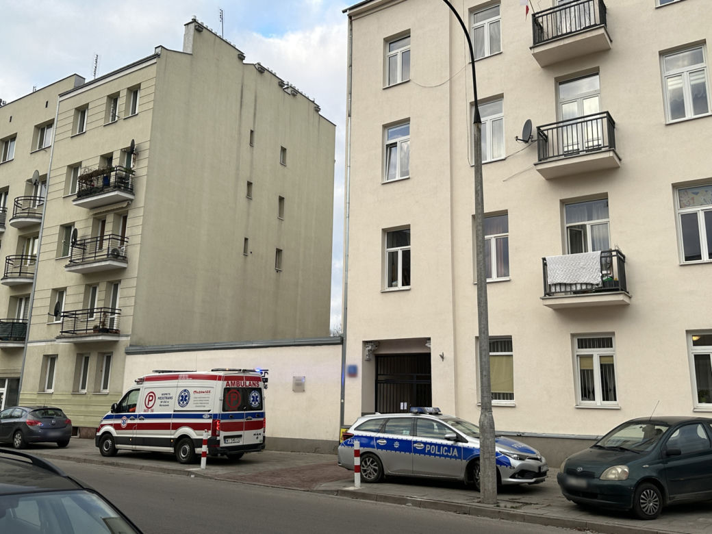 Dramatyczna akcja ratunkowa na warszawskiej Pradze. Upadł na ziemię i umarł