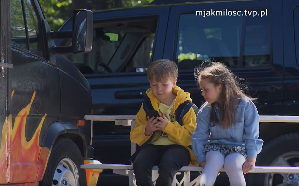 M jak miłość. Szymek (Staś Szczypiński) Maja (Laura Jankowska)