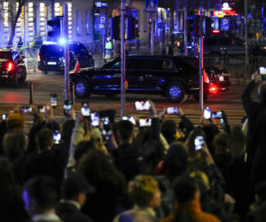 Dziki tłum przywitał Joe Bidena pod Marriottem 