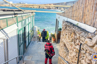 13-letnia Oliwia porwana przez falę. Rodzinny spacer zakończył się tragedią