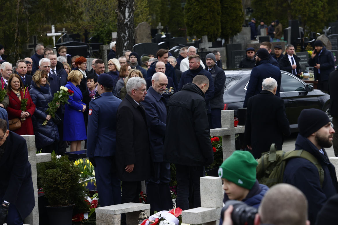 12. rocznica katastrofy smoleńskiej. Uroczystości na Powązkach Wojskowych