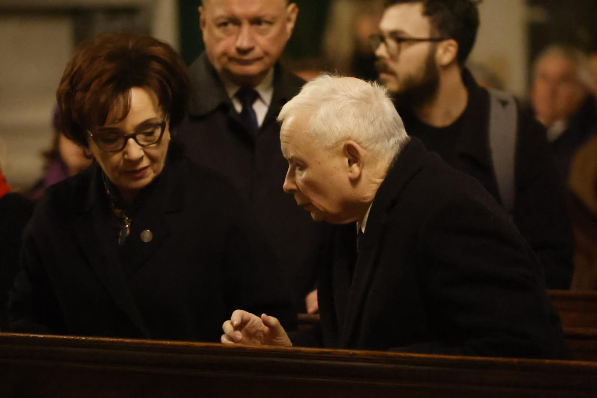 Jarosław Kaczyński z posłami na mszy św. w intencji Barbary Skrzypek