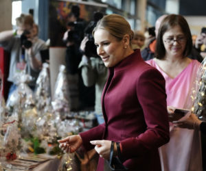 Marta Nawrocka w czerwieni