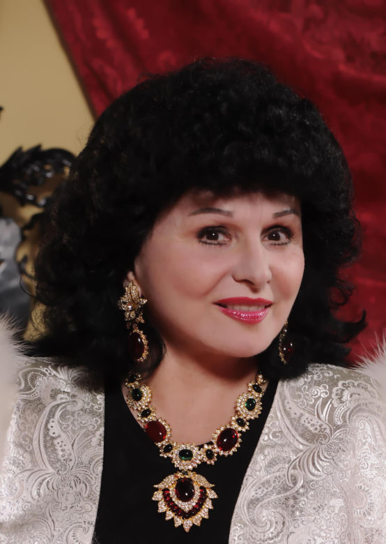 Yola Czaderska-Hayek