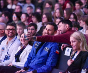 Toruń gościł polskiego astronautę. Emocjonujące spotkanie w Auli UMK z Sławoszem Uznańskim-Wiśniewskim